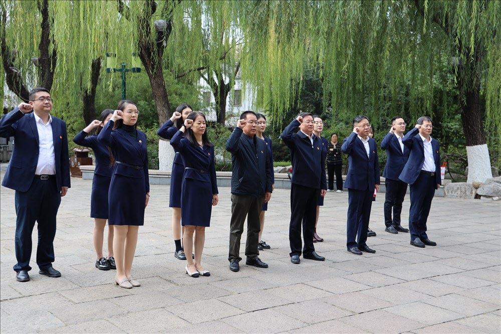 意昂娱乐集团党委书记刘文强参加所在党支部主题党日活动